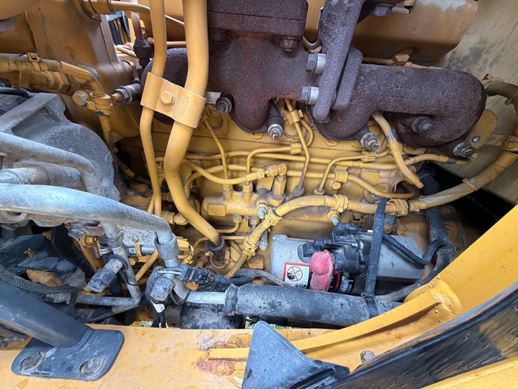 2021-john-deere-310-image-17