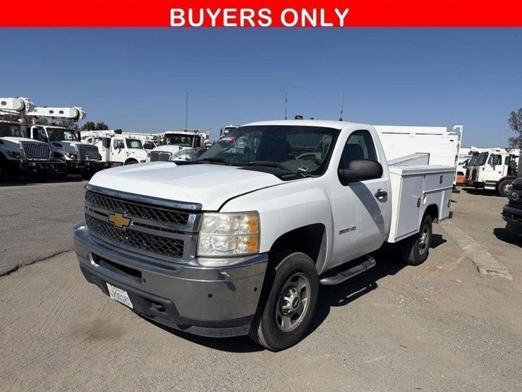 2012-chevrolet-silverado-2500-image-1