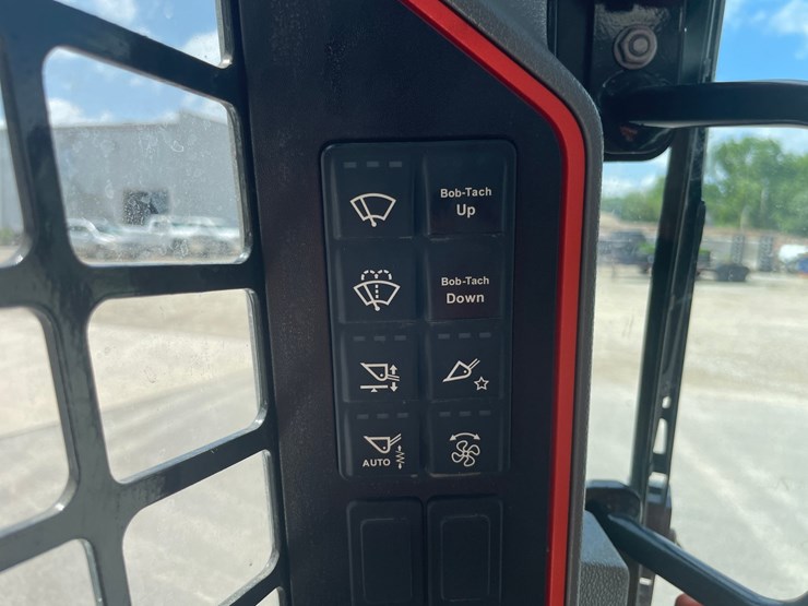 2024-bobcat-t66-image-39