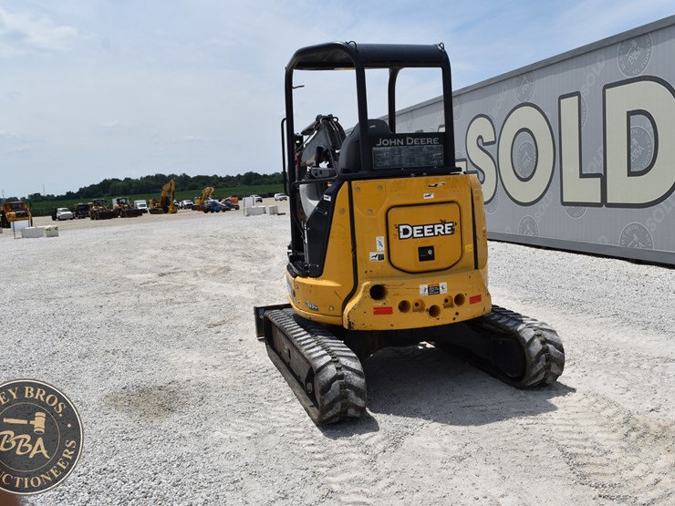 2020-deere-35g-image-12