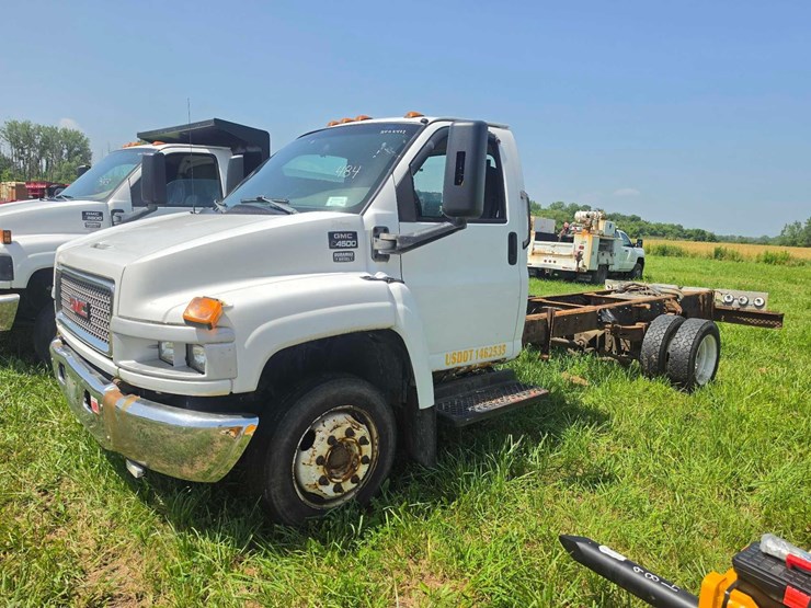 2003-gmc-topkick-c4500-image-1