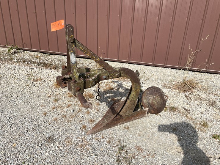 #8322-•-ferguson-3-point-1-bottom-plow-image-1
