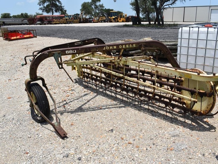 john-deere-660-image-1