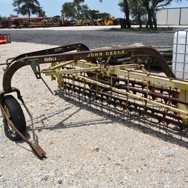 JOHN DEERE 660