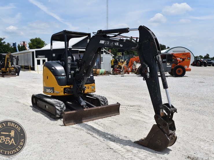 2020-deere-35g-image-7