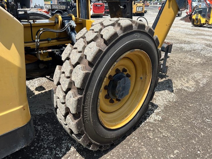 caterpillar-tl642c-image-20
