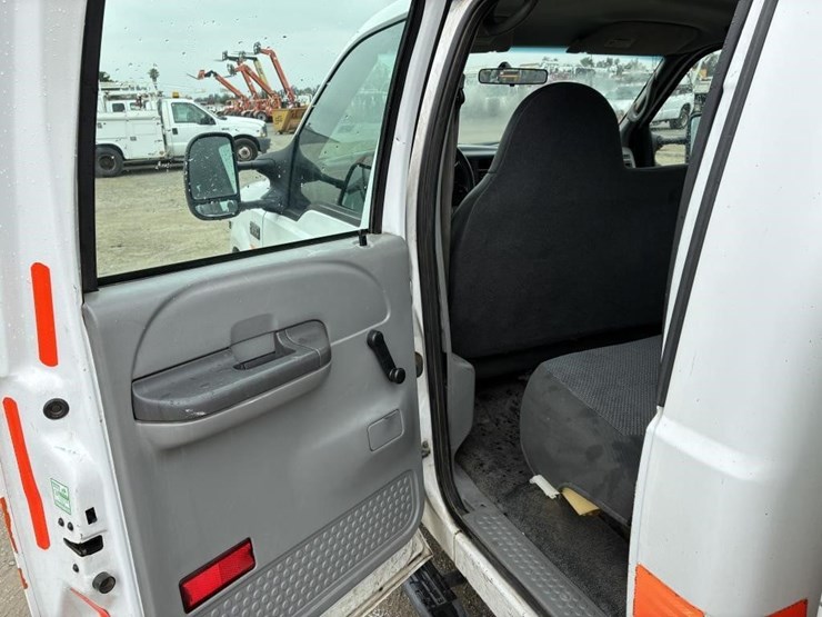 2002-ford-f350-image-14