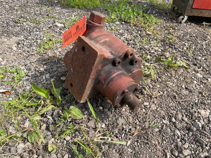 #8336-•-hydraulic-pump-image-3