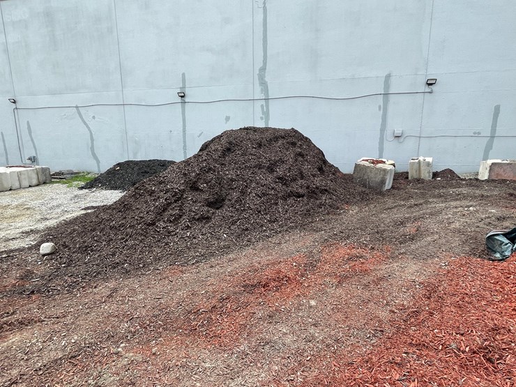#4882-•-pile-of-brown-mulch-image-4