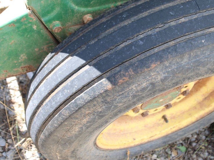john-deere-8200-image-2