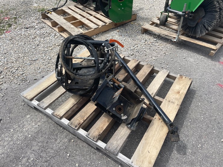 john-deere-1025r-image-2