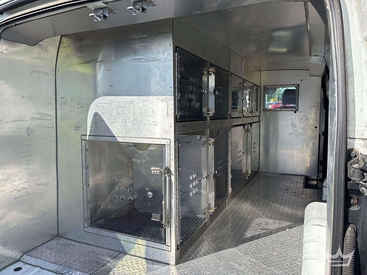 2016-ford-transit-image-18