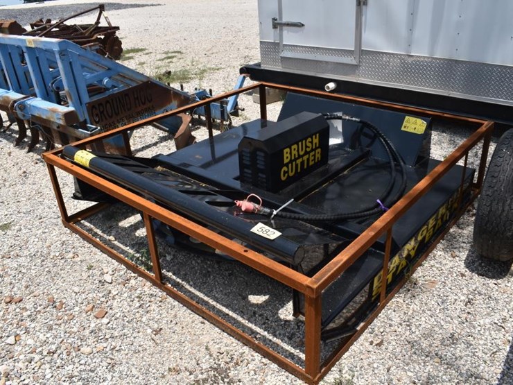 6'-skid-steer-shredder-image-1