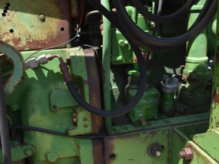 john-deere-3020-image-5