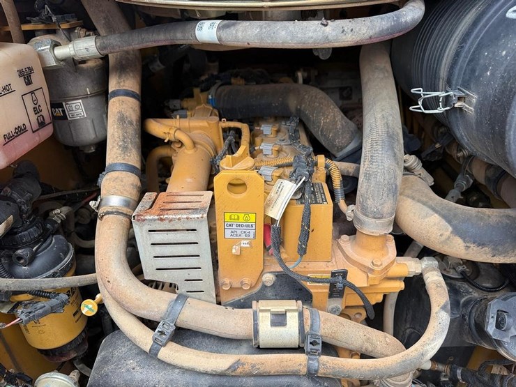 2021-caterpillar-259d3-image-16