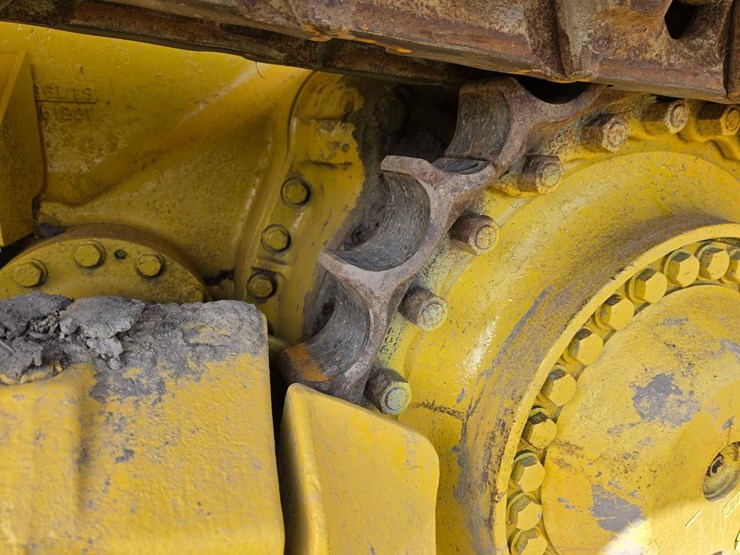 komatsu-d65-image-10