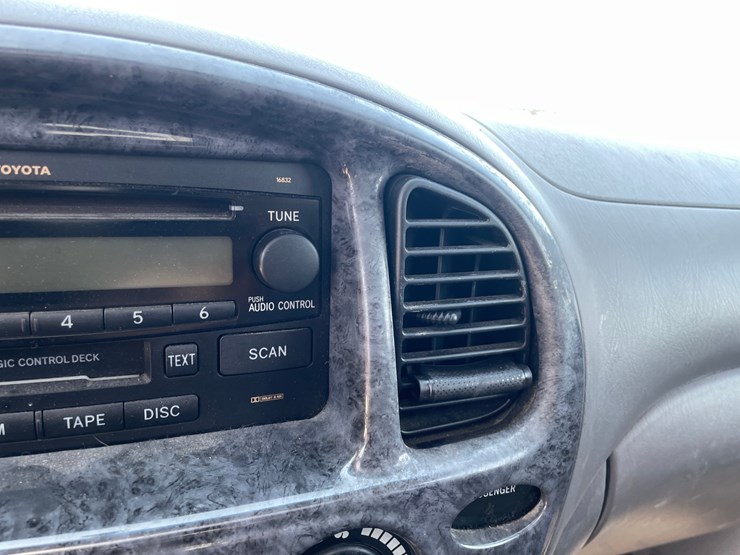 2003-toyota-sequoia-image-84