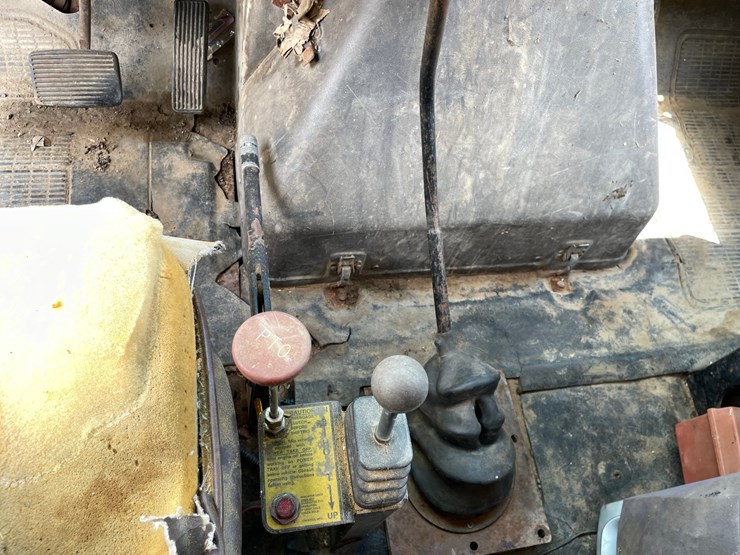 #204-•-1988-international-straight-truck-(has-wi-title)-image-44