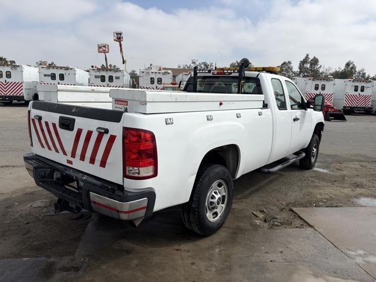 2012-gmc-sierra-2500-image-3