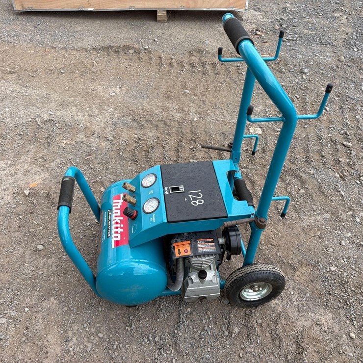 NEW MAKITA 3 HP AIR COMPRESSOR - MAC5200- 1 YR FACTORY WARRANTY NEW SUPPORT EQUIPMENT