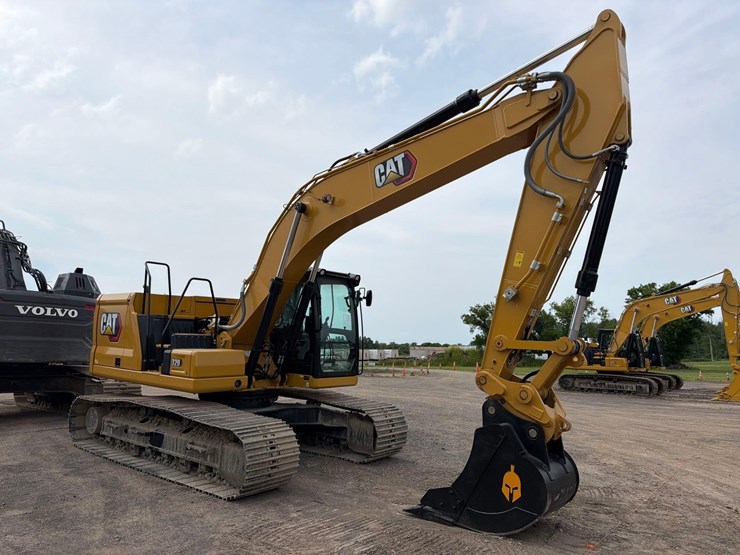 caterpillar-320-image-4