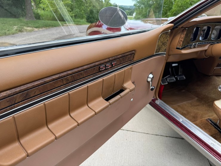 #1865-•-1972-american-javelin-sst-coupe-image-19