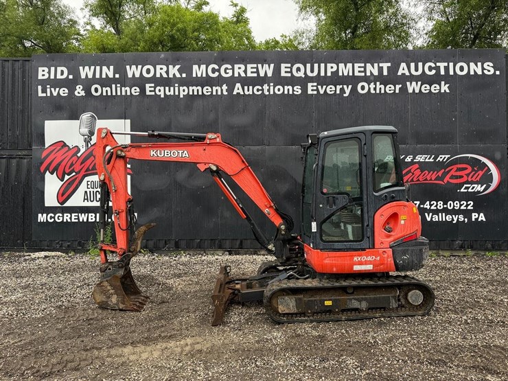 2019-kubota-kx040-image-1