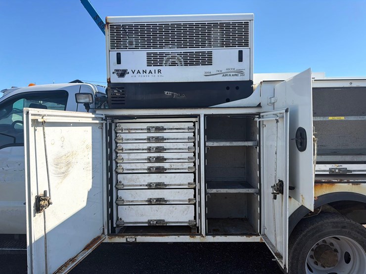 2016-ford-f550-image-10