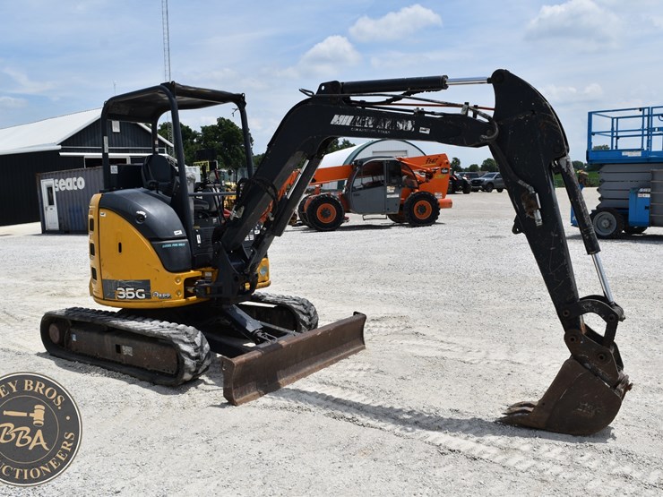 2020-deere-35g-image-15