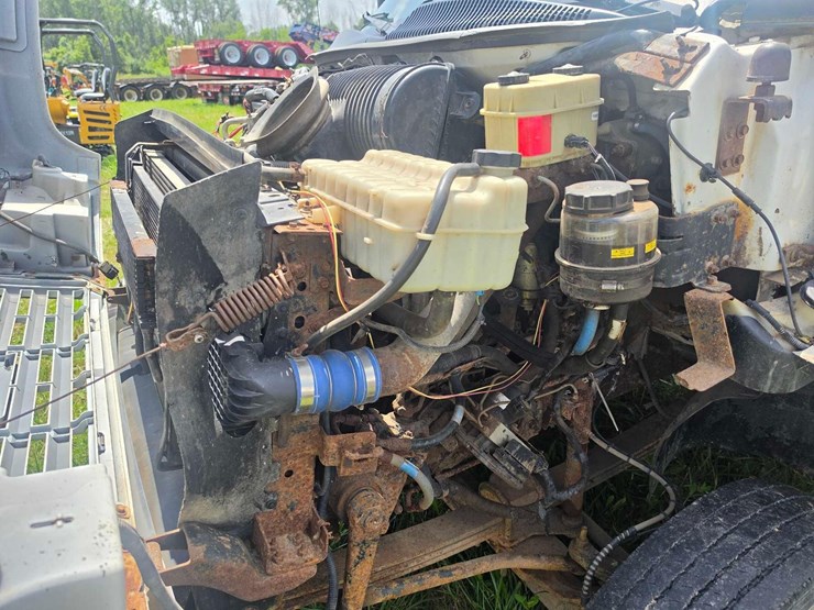 2003-gmc-topkick-c5500-image-10