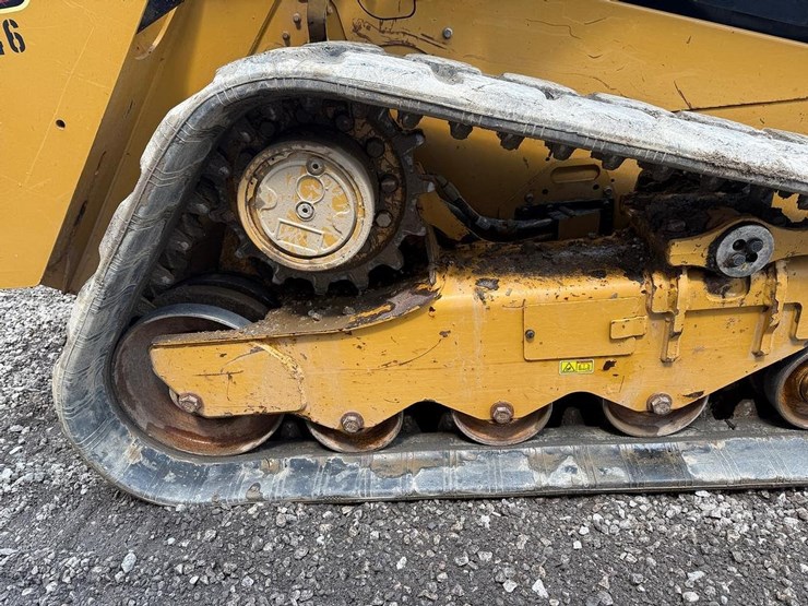 2021-caterpillar-259d3-image-13