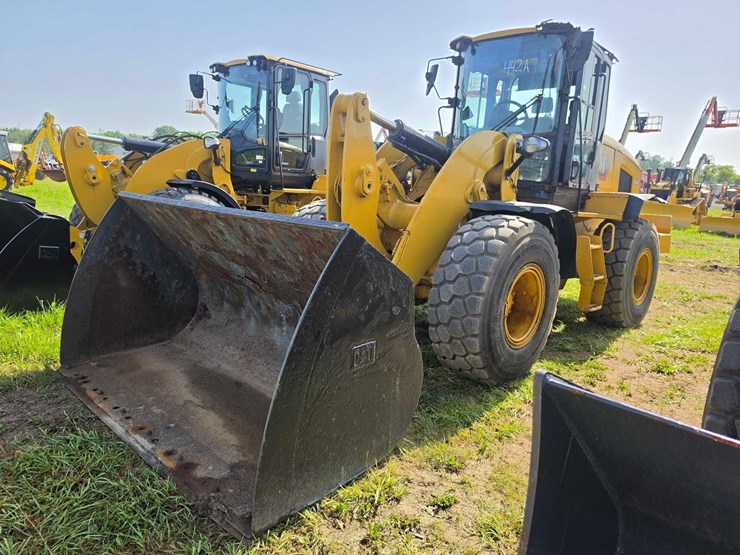 caterpillar-938m-image-1