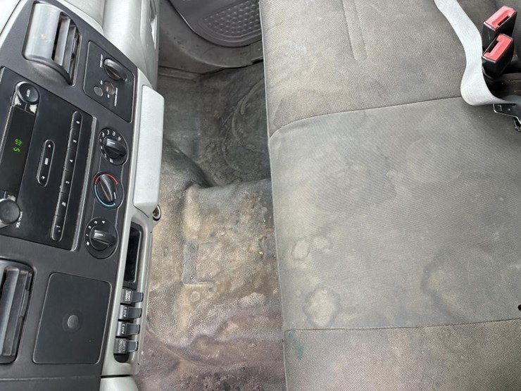 2005-ford-f450-image-18