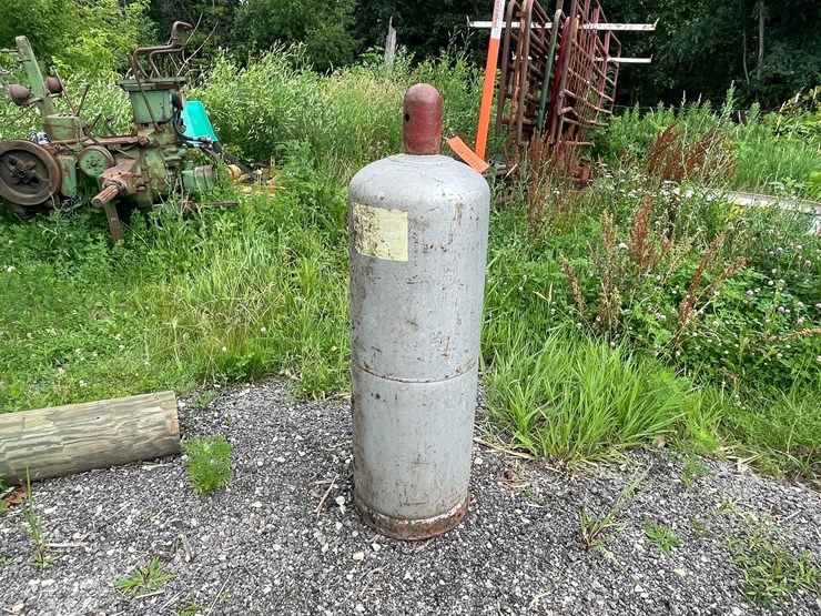 #8349-•-acetylene-tank-image-1