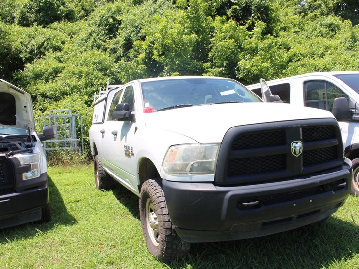 2015-dodge-2500-image-1