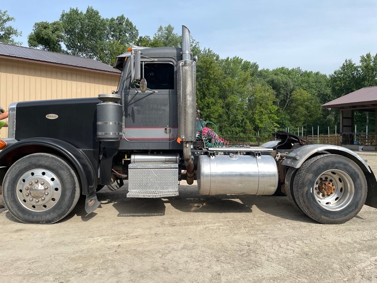 peterbilt-379-image-8