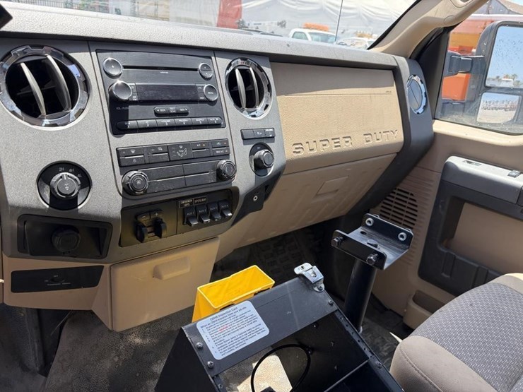 2011-ford-f350-image-18