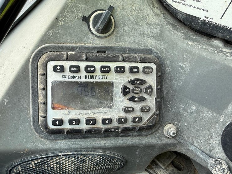 2019-bobcat-t740-image-20
