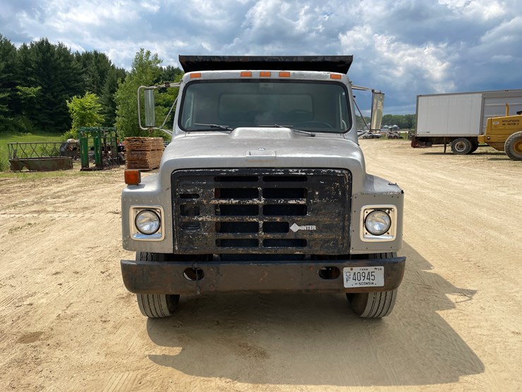 #204-•-1988-international-straight-truck-(has-wi-title)-image-2