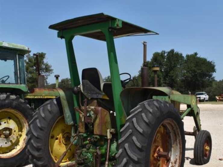 john-deere-3020-image-8