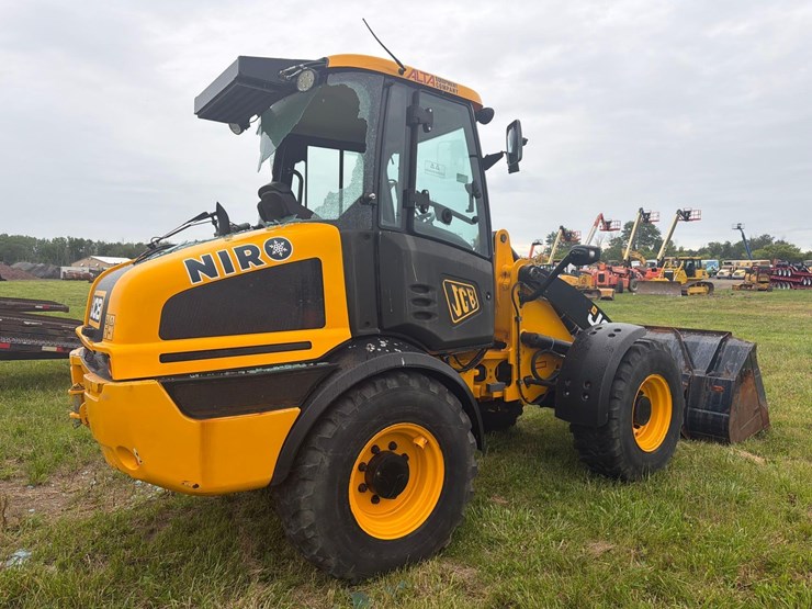 2021-jcb-409-image-7