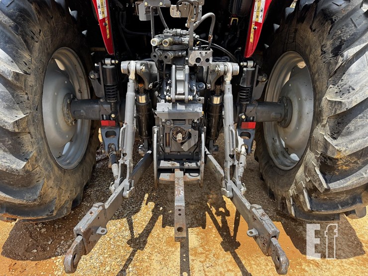 2015-massey-ferguson-5613-image-4