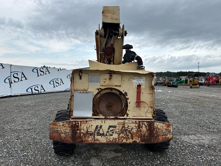 #5106-•-new-reach-man-lift-image-4