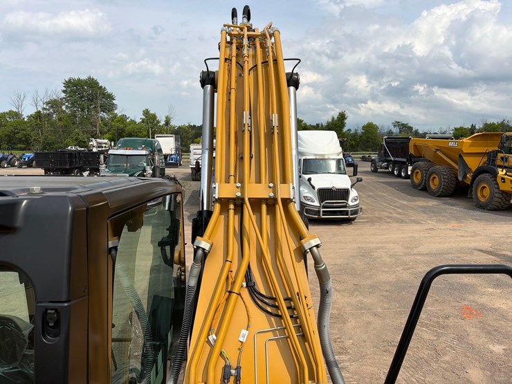 caterpillar-320-image-28