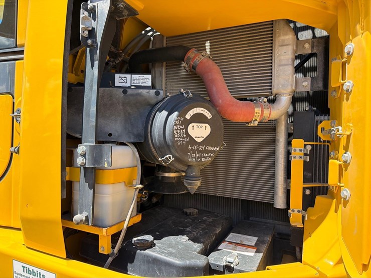 komatsu-pc238us-lc-11-image-11