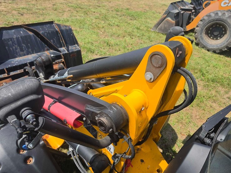 2021-jcb-409-image-16