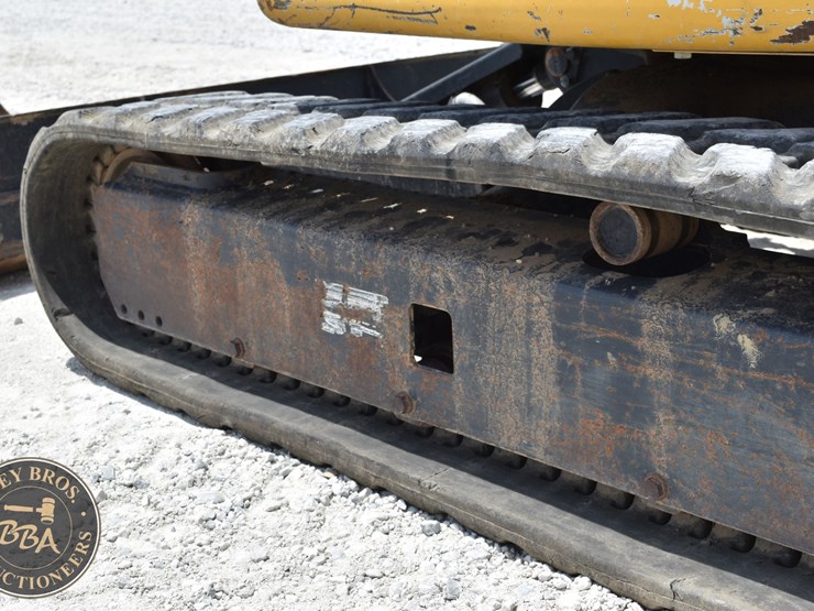 2020-deere-35g-image-42
