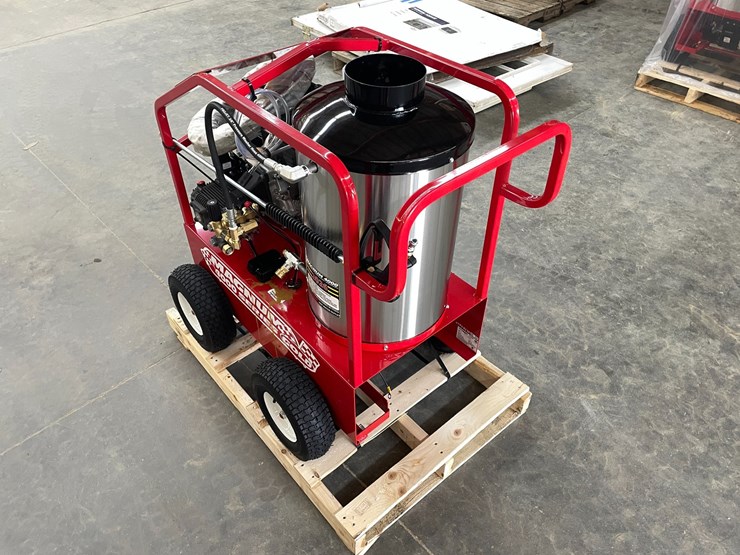 #2944-•-new-magnum-4000-hot-water-pressure-washer-image-3