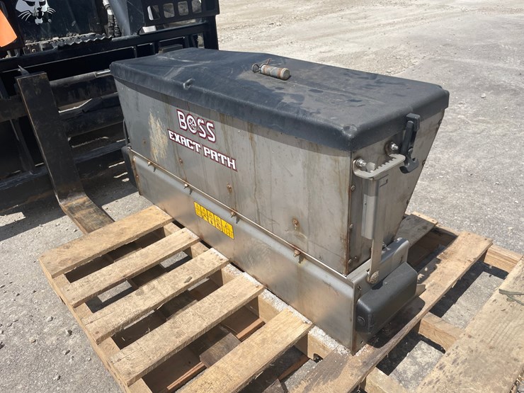 #4888-•-boss-exact-path-broadcast-spreader-image-1