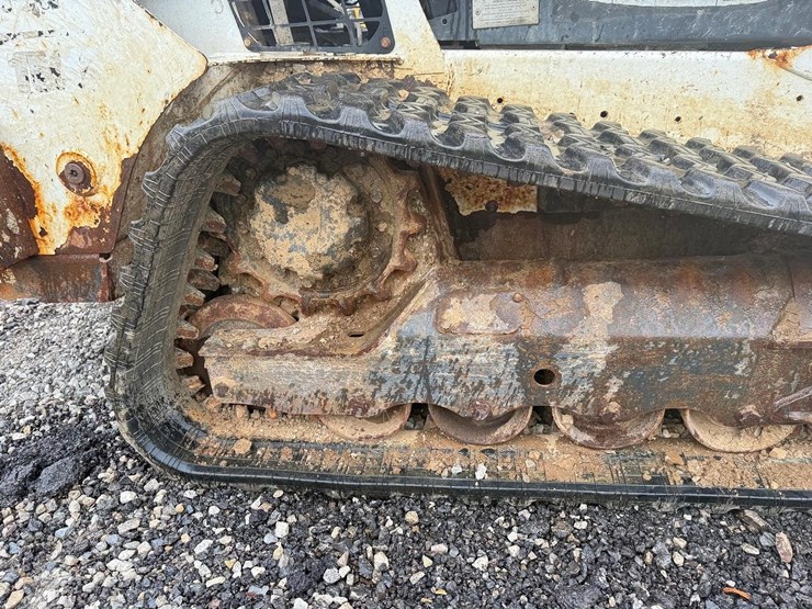 2020-bobcat-t595-image-13